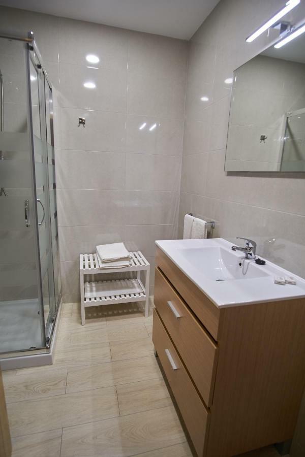 Apartamentos Los Arroyos Ponferrada Bagian luar foto